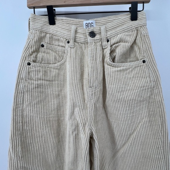 Urban Outfitters BDG Women W25 Modern Boyfriend Corduroy Pant Cream Relaxed Fit - Picture 2 of 8